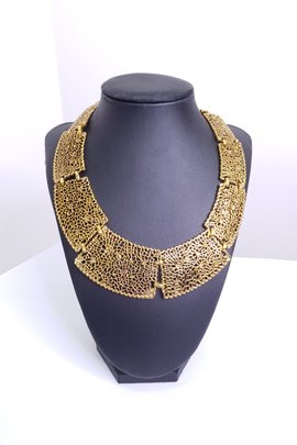 Filigree Statement Choker-Gold