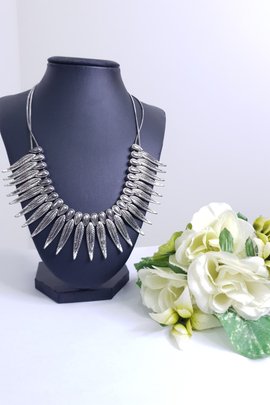 Feathered Fan Statement Necklace-Silver