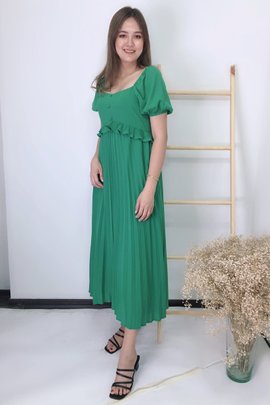 Camelia Pleated Maxi Dress in Kelly Green