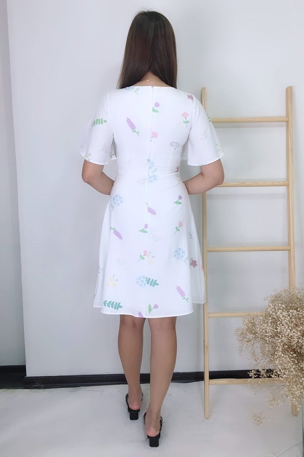 Estee Floral Print Knee-Length Dress in White